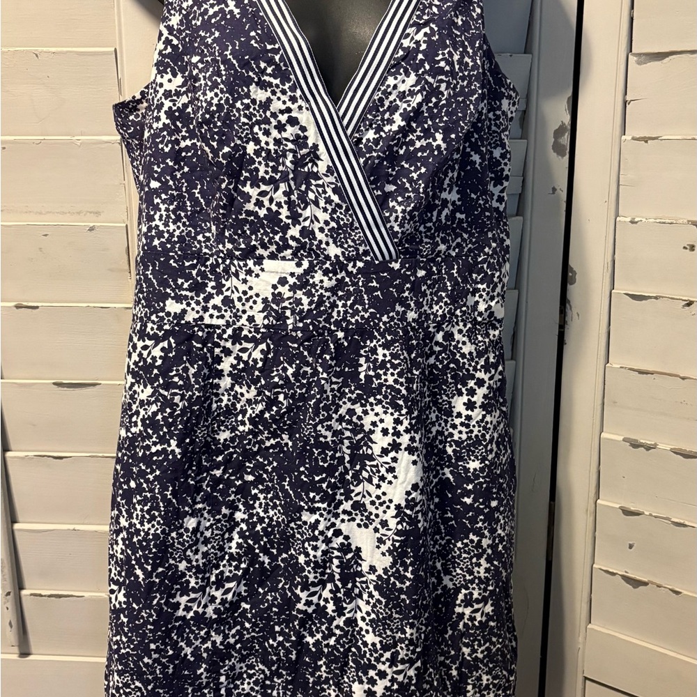Blu Sage Navy and White Floral V-Neck Dress
